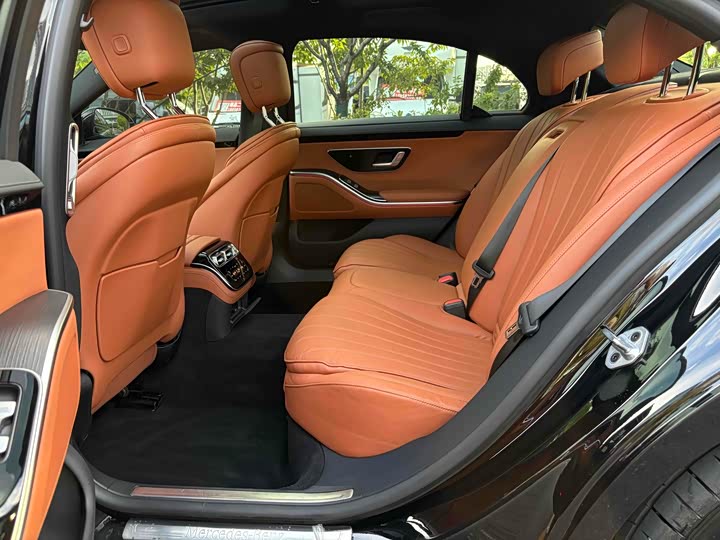 Фото 9 - Mercedes-Benz S-Class