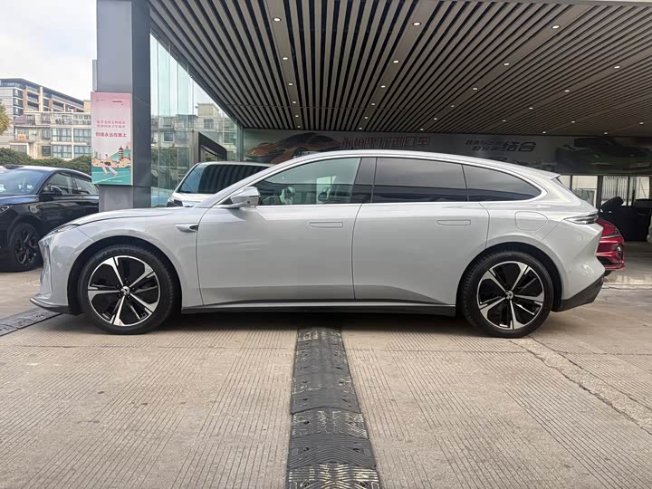 Фото 4 - Nio ET5T