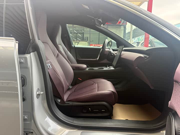 Фото 9 - Nio ET5T