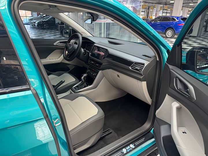 Фото 6 - Volkswagen T-Cross