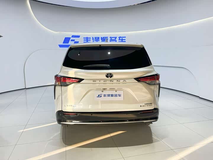 Фото 5 - Toyota Sienna