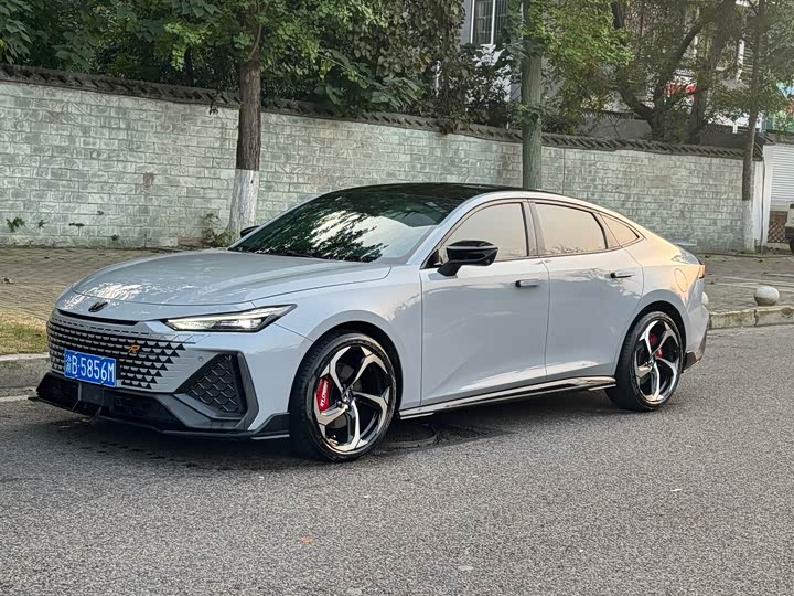 Фото 1 - Changan UNI-V