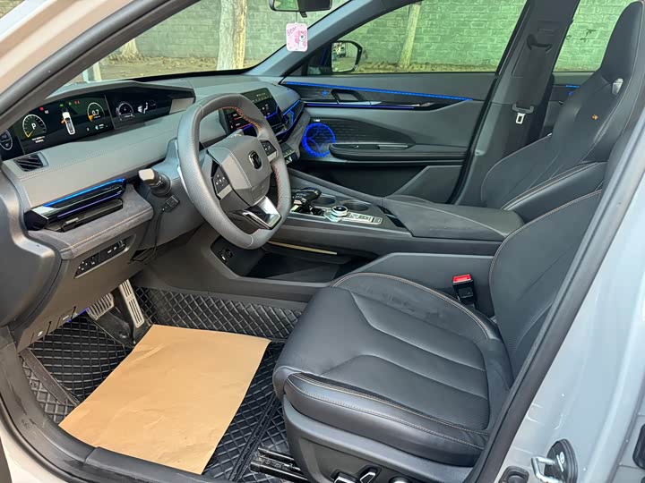 Фото 6 - Changan UNI-V