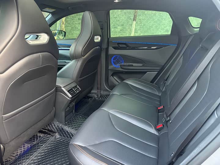 Фото 9 - Changan UNI-V