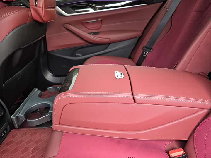 Фото 8 - BMW 5 Series