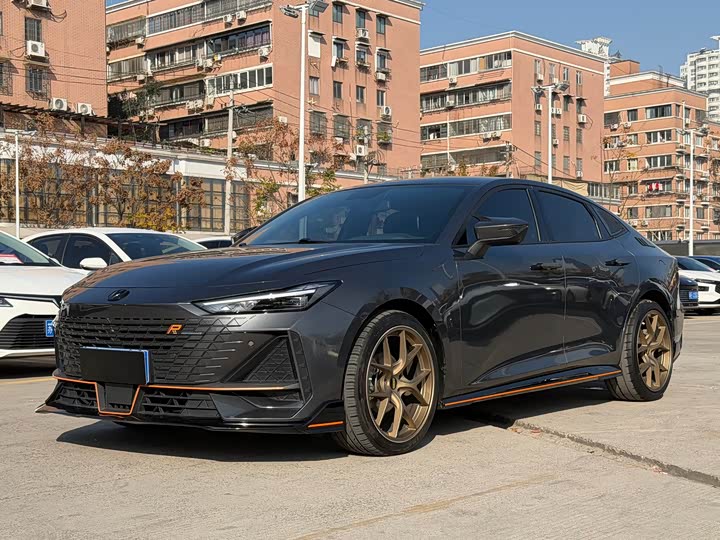 Фото 1 - Changan UNI-V