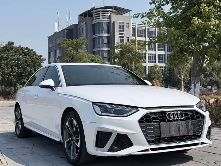 Фото 3 - Audi A4L