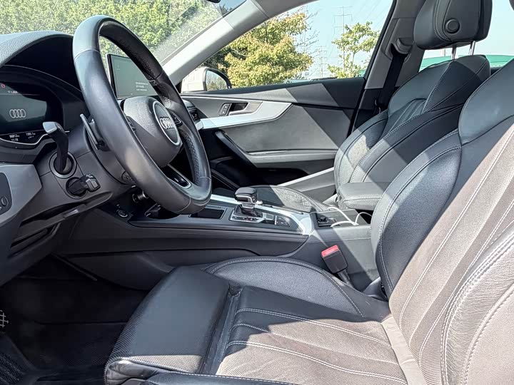 Фото 4 - Audi A4L