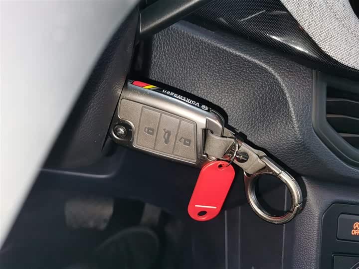 Фото 9 - Volkswagen Tharu