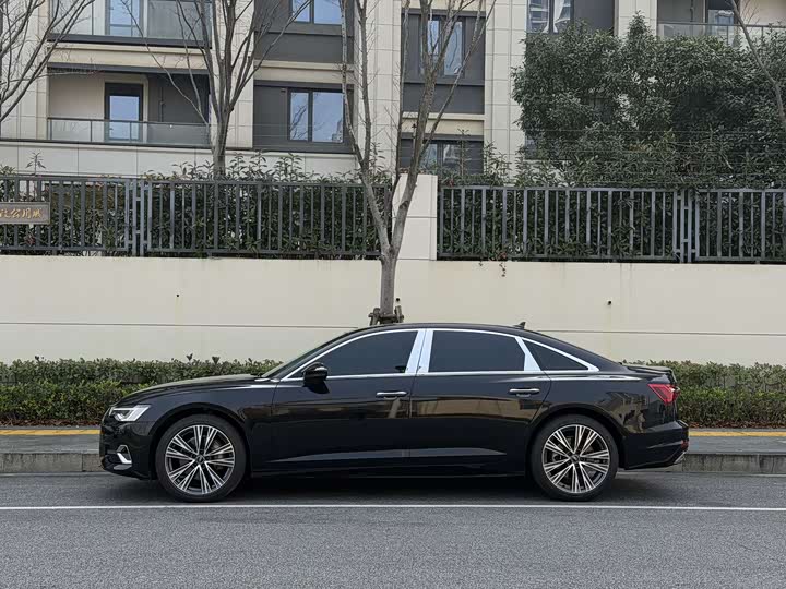 Фото 3 - Audi A6L