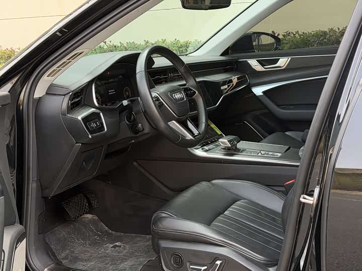 Фото 6 - Audi A6L