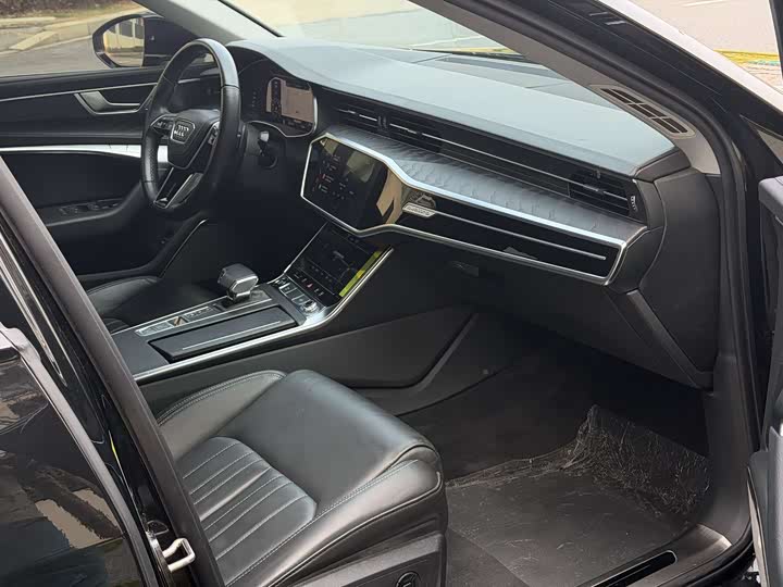 Фото 9 - Audi A6L