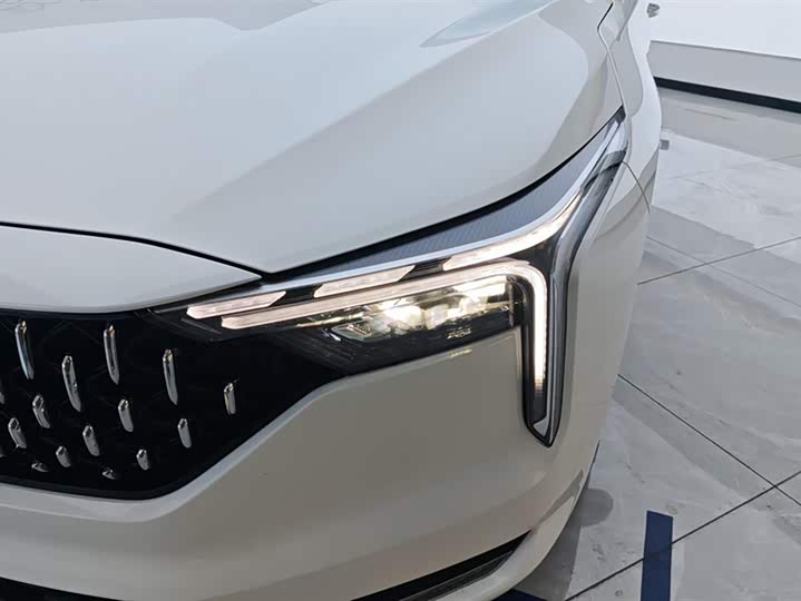 Фото 5 - Bestune B70