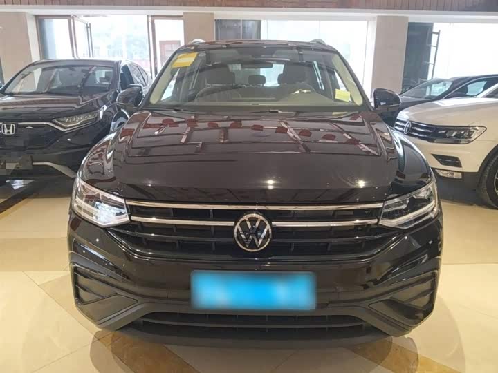 Фото 3 - Volkswagen Tiguan L Pro