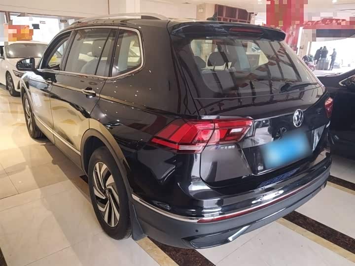 Фото 5 - Volkswagen Tiguan L Pro