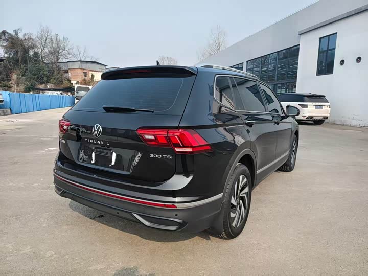 Фото 7 - Volkswagen Tiguan L Pro