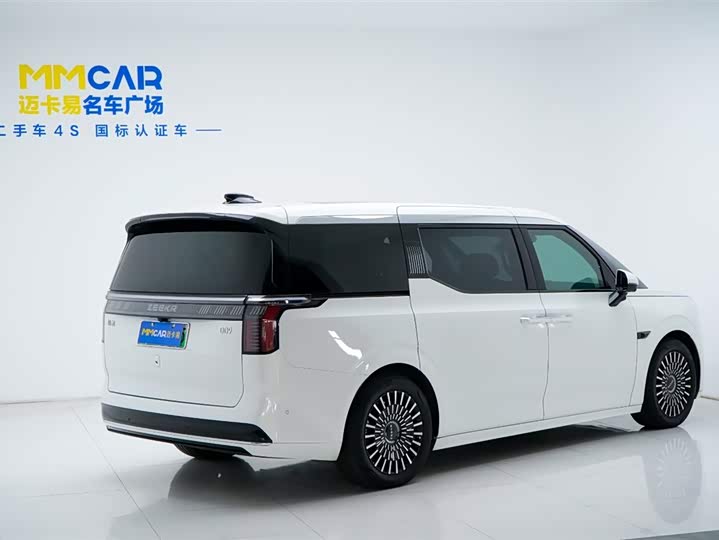 Фото 4 - Zeekr 009