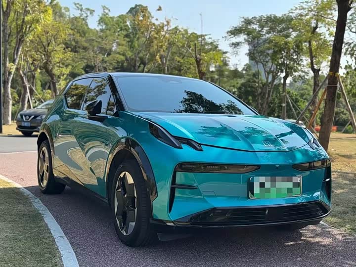 Фото 2 - Zeekr X