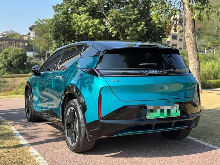 Фото 7 - Zeekr X