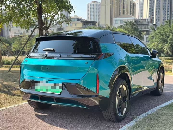 Фото 9 - Zeekr X