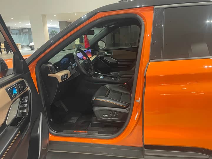 Фото 7 - Ford Explorer