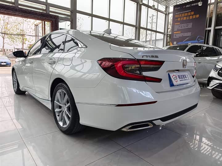 Фото 6 - Honda Accord