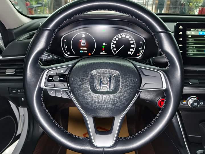 Фото 9 - Honda Accord