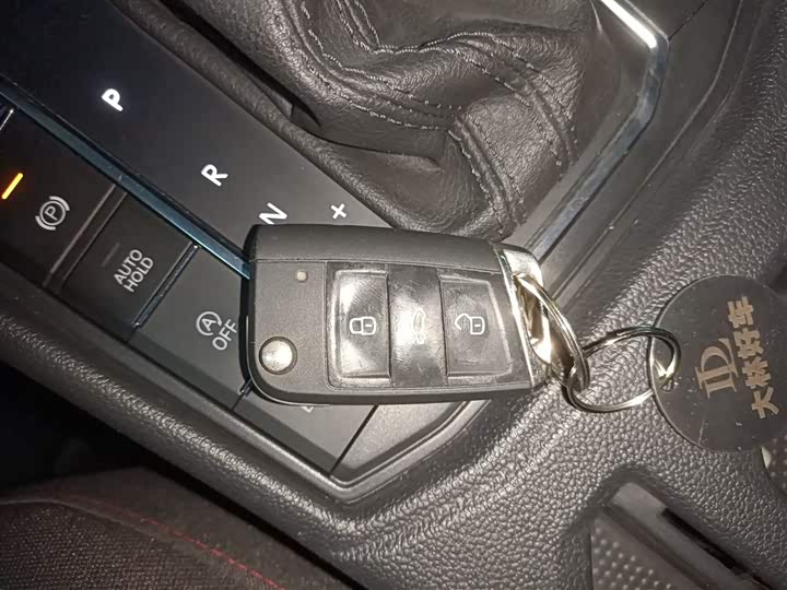 Фото 9 - Volkswagen Lavida