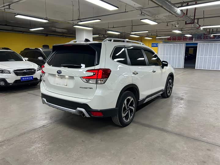 Фото 8 - Subaru Forester