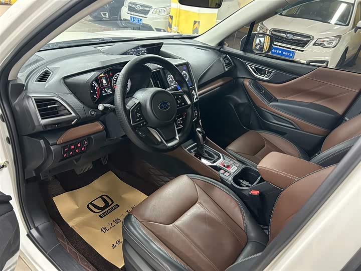 Фото 9 - Subaru Forester