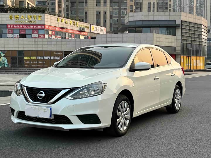 Фото 2 - Nissan Sylphy
