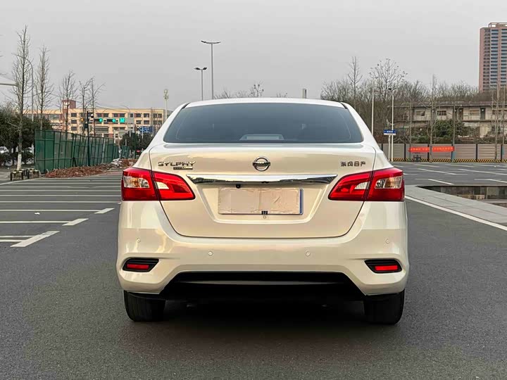 Фото 7 - Nissan Sylphy