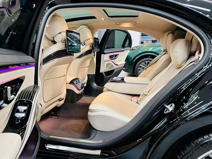 Фото 9 - Mercedes-Benz S-Class