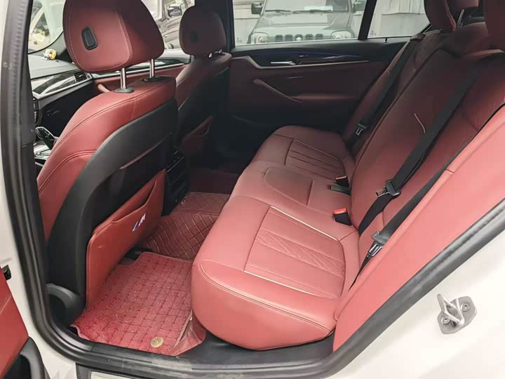 Фото 5 - BMW 5 Series