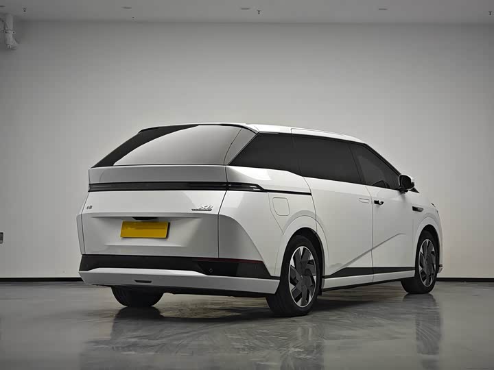 Фото 4 - XPeng X9