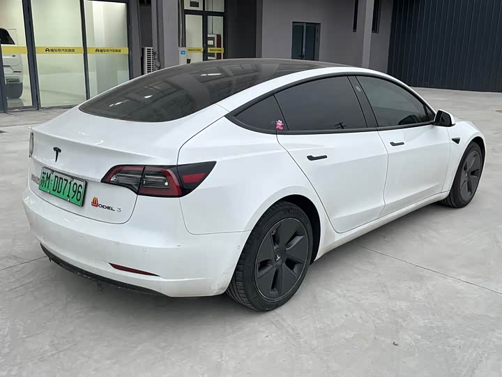 Фото 6 - Tesla Model 3