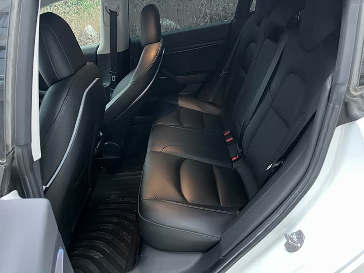 Фото 8 - Tesla Model 3