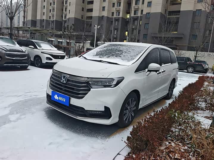 Фото 1 - Honda Odyssey