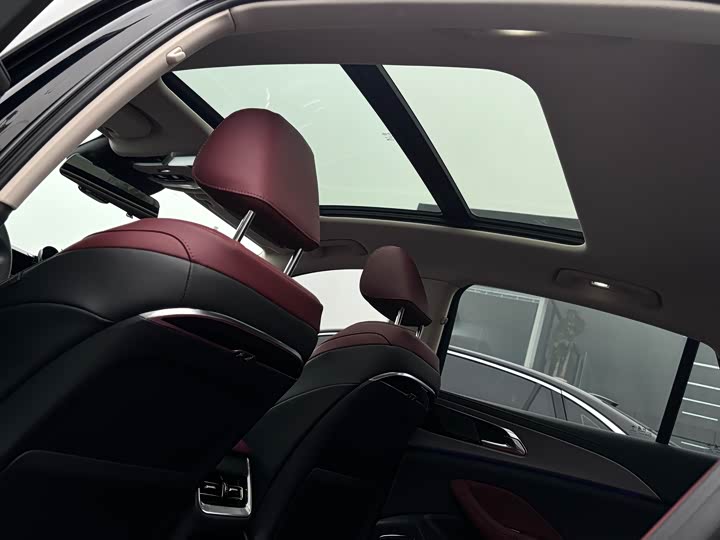 Фото 8 - Hongqi H5