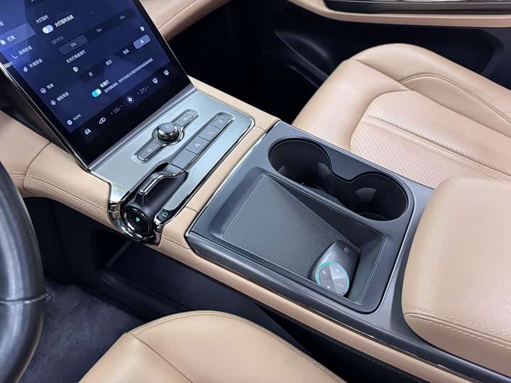 Фото 8 - Nio ES6