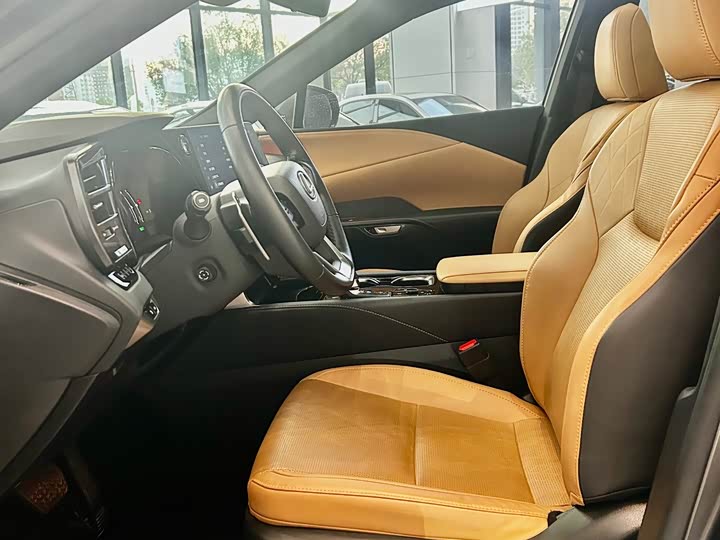 Фото 7 - Lexus RX