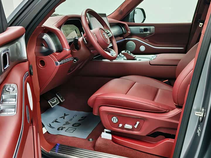 Фото 3 - Tank 700 Hybrid