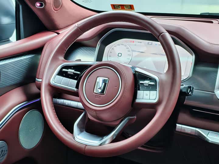 Фото 6 - Tank 700 Hybrid