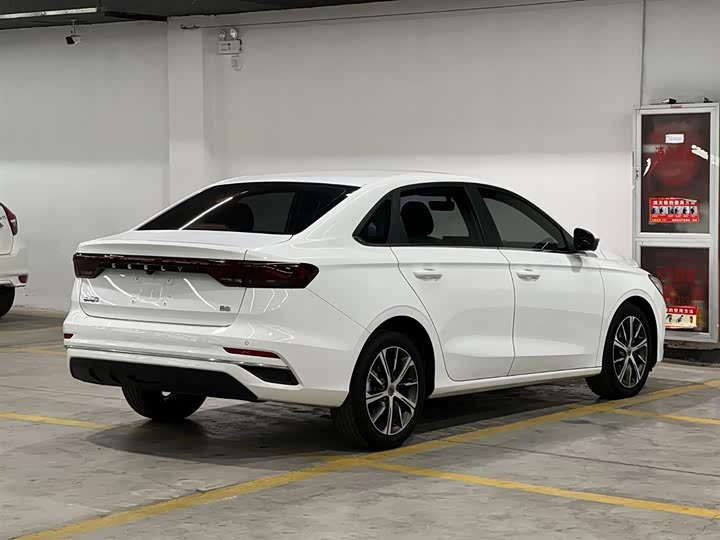 Фото 5 - Geely Emgrand