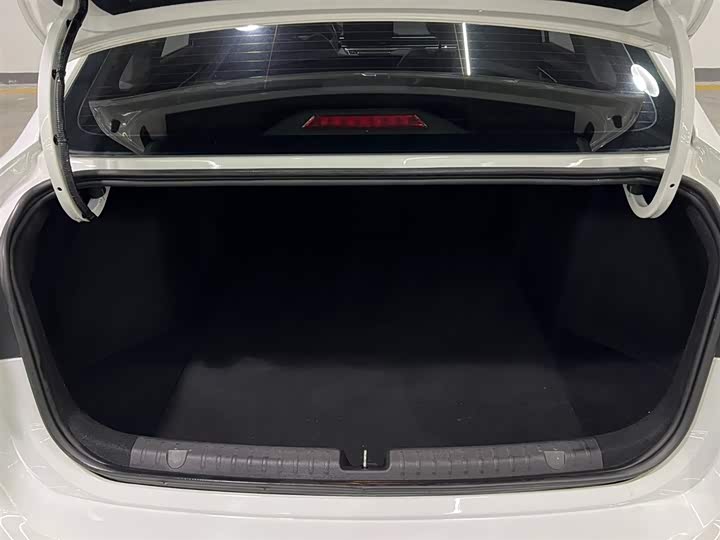 Фото 7 - Geely Emgrand