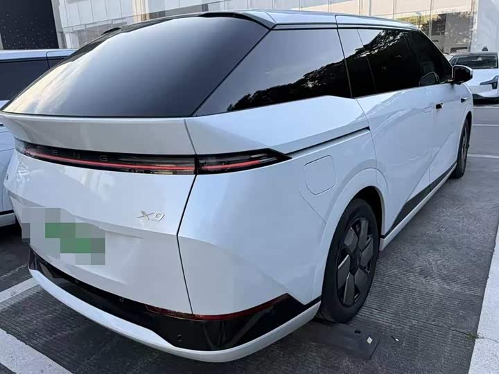 Фото 4 - XPeng X9