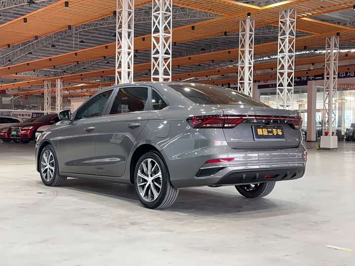 Фото 3 - Geely Emgrand