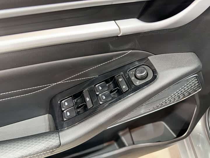 Фото 7 - Geely Emgrand