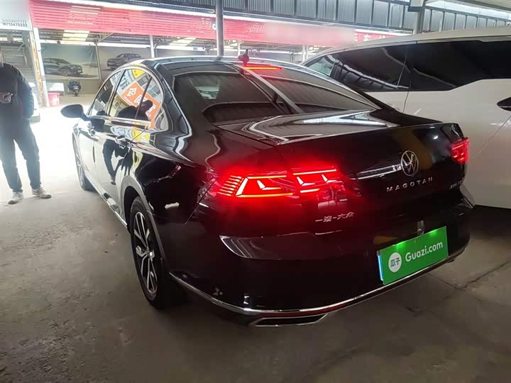 Фото 5 - Volkswagen Magotan