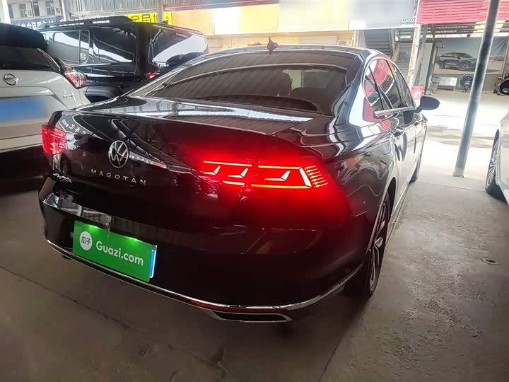 Фото 7 - Volkswagen Magotan